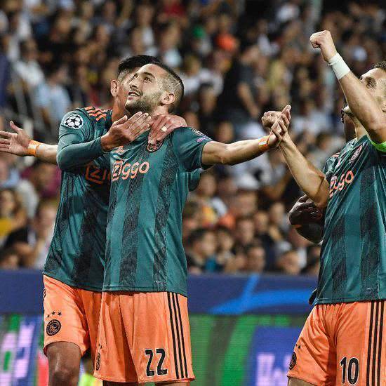 拉塞尔的离 拉塞尔的离