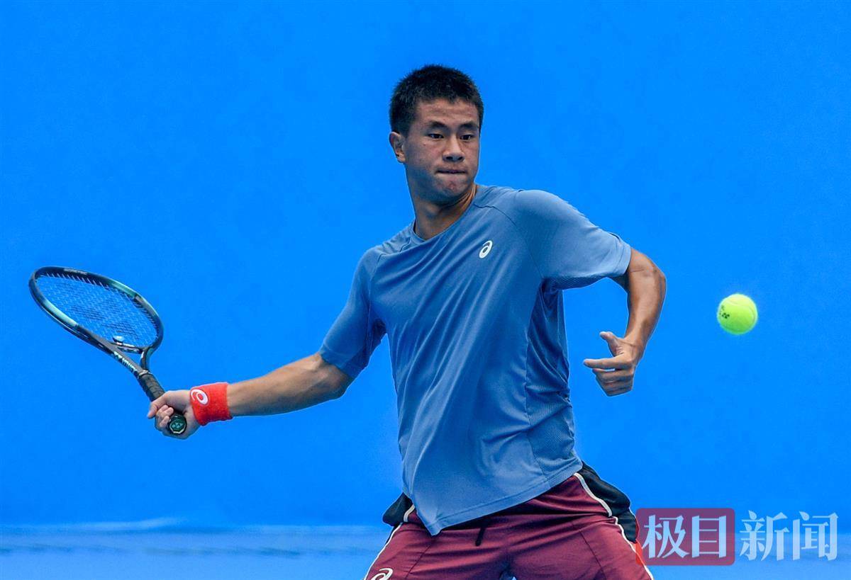 他在赛季初 他在赛季初